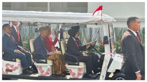 Pakai Pakaian Adat Papua Gibran Dan Jan Ethes Tunggu Kedatangan Wapres