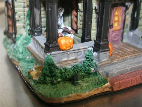 Vintage Dreadful Manor 85708 Lighted Lemax Spookytown Halloween Village