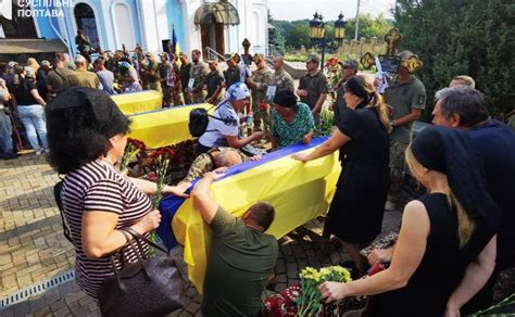 Чотири пілоти та два бортові техніки: на Полтавщині попрощались із ...