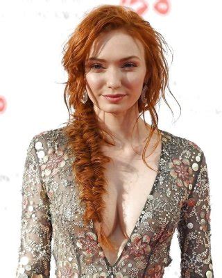 Pmd Plunging Neckline Porn Pictures Xxx Photos Sex Images Pictoa