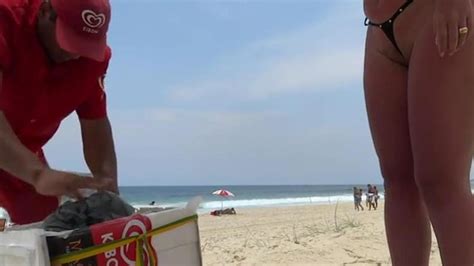 Bikini Cameltoe Beach Flash Porn Videos
