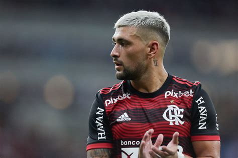 Jornalista Se Derrete Por Flamengo E Arrascaeta Honra A Camisa De