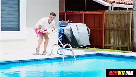 Free Sun Porn Videos 4 XHamster