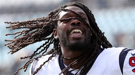 Browns DE Jadeveon Clowney Sends Message With Shirtless Photo