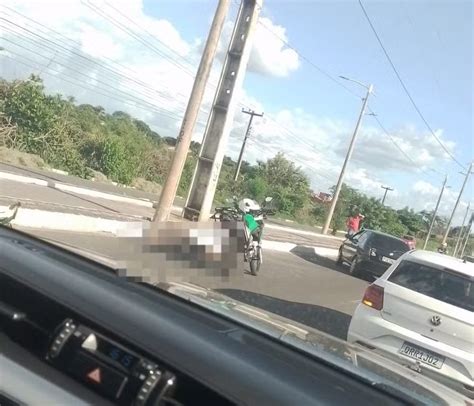 Jovem morre após bater moto em poste na zona Sul de Teresina