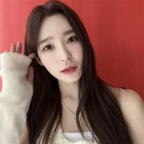 Hot Sexy Myung Hyung Seo Bikini Pics