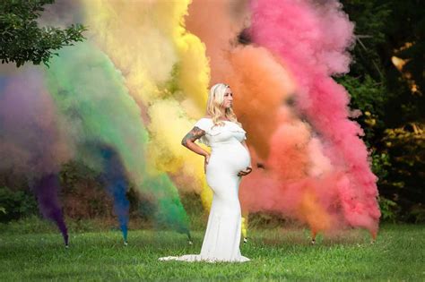 Mom Who Suffered Stillbirth Celebrates New Baby with Rainbow Photo Shoot