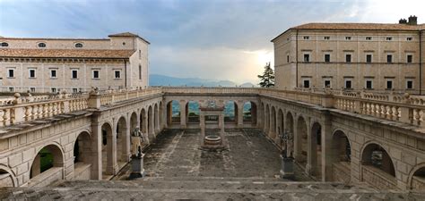 Abbazie DItalia LAbbazia Di Montecassino Il Guru