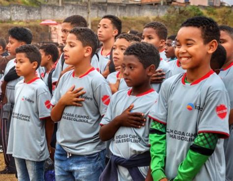 Esporte E Lazer Projeto Cada Campo Uma Escolinha Oferece Aulas De