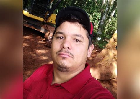 Suspeita No Envolvimento Da Morte Do Ex Marido Se Entrega à Polícia