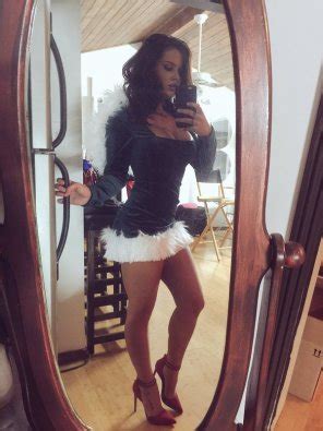 Mirror Clothing Selfie Leg Porn Pic