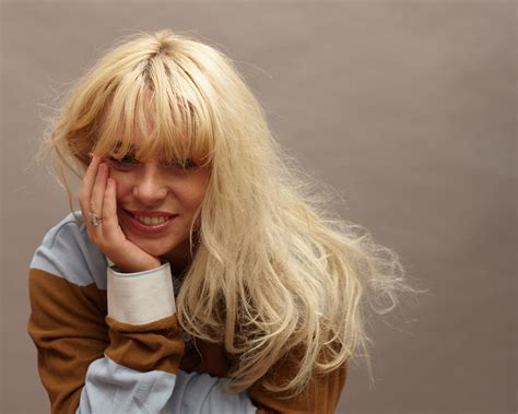 Rose Gray is the 90s influenced dance-pop star making songs for London ...