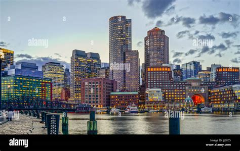 Boston skyline sunset hi-res stock photography and images - Alamy