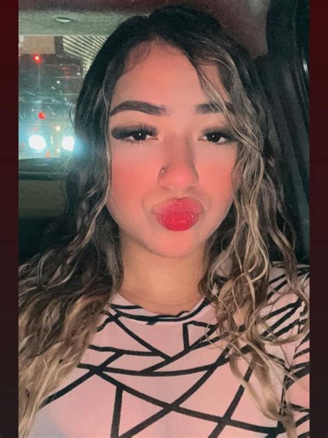 Hot Blonde Hot Myavlive