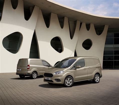 Ford Transit Courier Le Petit Fourgon Ford Be