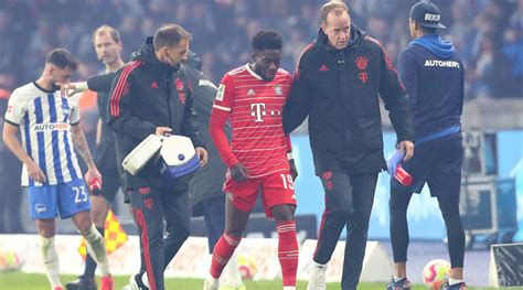 Canadas Alphonso Davies Suffers Injury Weeks Before World Cup