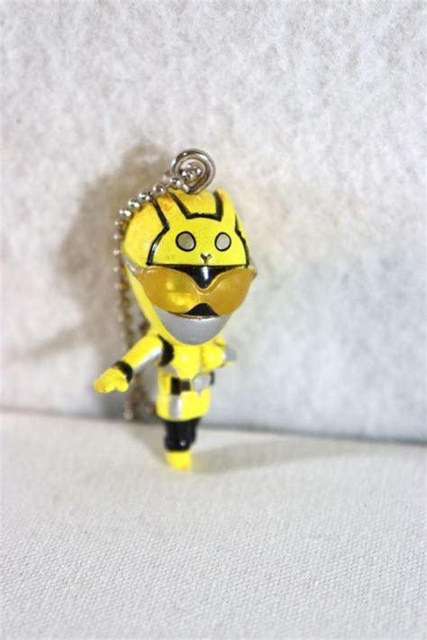 Tokumei Sentai Go Busters Key Chain Yellow Buster