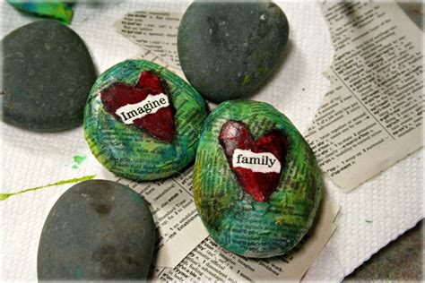 Decoupage Rocks With Heart Rock Crafts Book Crafts Stone Crafts