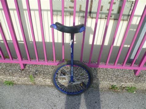 MONOCIKL