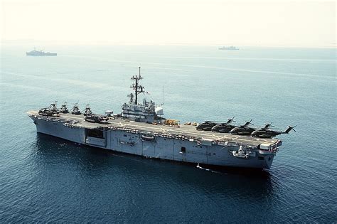 Uss Iwo Jima Lph 2 Iwo Jima Class Amphibious Assault Ship Usa Us Navy Ships Iwo Navy Ships