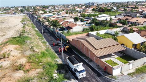 Itaipuaçu Obras de asfaltamento do Jardim Atlântico Central avançam