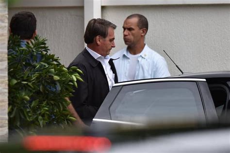 Bolsonaro Faz Visita A General Eduardo Villas Bôas Metrópoles