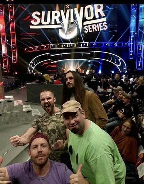 Green Shirt Guy In Wwe Superfan Smilez Who Is The Green Shirt Guy