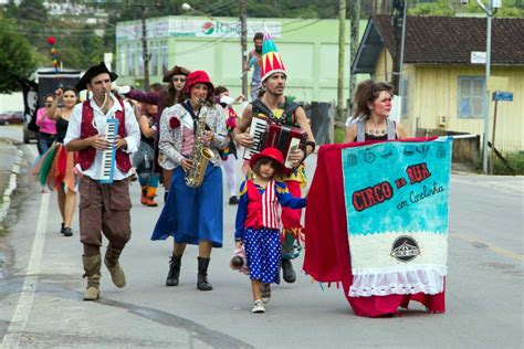 Cia Circo Ris Traz Ao Vale Do Rio Tijucas A Edi O Do Circo Na Rua