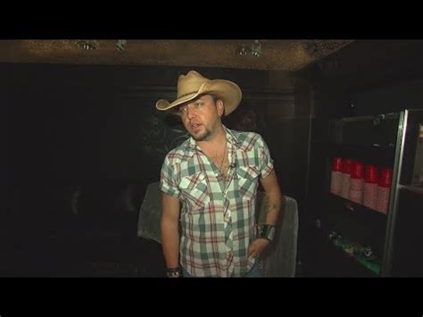 Jason Aldean Suffers Heat Exhaustion At Weekend Show Youtube