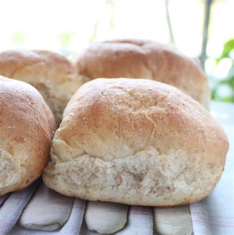 Fluffy White Dinner Rolls Or Burger Buns Vegan Vegan Richa