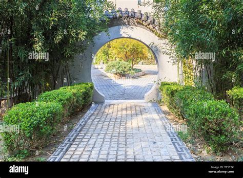 Garden Moon Gate Stock Photo - Alamy