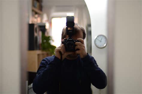 sean q6: The Nikon Speedlight SB-700