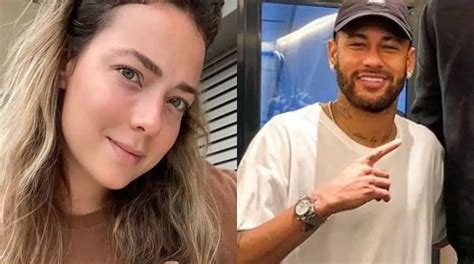 Neymar Surge Tomando Sol Filho Em Sua Mans O Em Paris