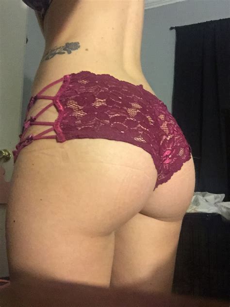 Fine Burgundy Porn Pic