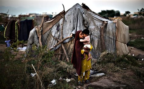 Children of a Pakistani slum | FT Photo Diary