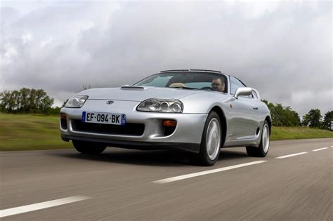 Photo 2 Toyota Supra Mk4 Performances Essai Rétro Toyota Supra Mk4