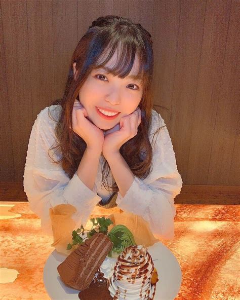 白井佑奈さんのインスタグラム写真 白井佑奈instagram「🍨💗🍨💗 👑バーナーで燃やす！トロトロアイスクリーム👑 大学の時よく降りてた、湘南台駅の居酒屋さんでご飯食べて