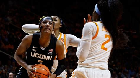 Senechal Edwards Lead Uconn Past Tennessee Newsday