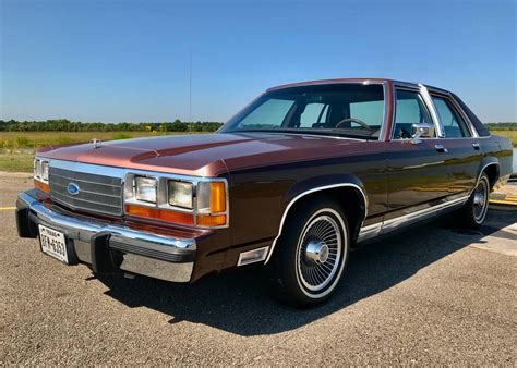 1990 Ford Ltd Crown Victoria