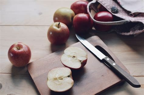 Premium Photo | Apple on wooden table