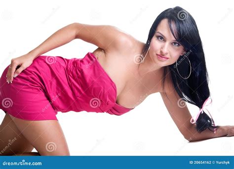 Belle Fille De Brunette Posant Dans Le Studio Photo stock Image du chéri visage