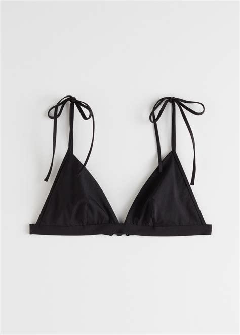 Kourtney Kardashian Dons Skimpy Black Bikini During Beach Getaway For Sister Kim S Th Birthday