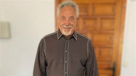 Tom Jones Welsh Singer And Lyricist Of The Fantasticks Passes Away