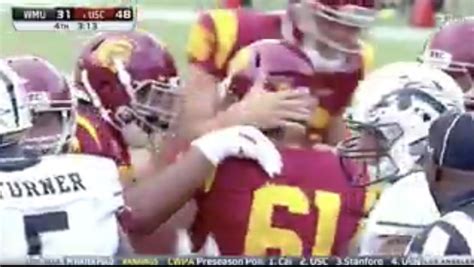 Beautiful Moment When Blind Usc Long Snapper Jake Olsen Executes A