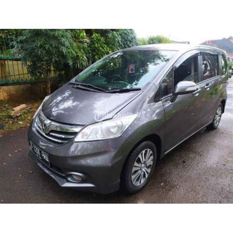 Mobil Honda Freed PSD 2013 Abu Bekas Mulus AC Dingin Surat Lengkap