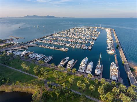 ocean marina jomtien thailands  platinum  gold anchor marina