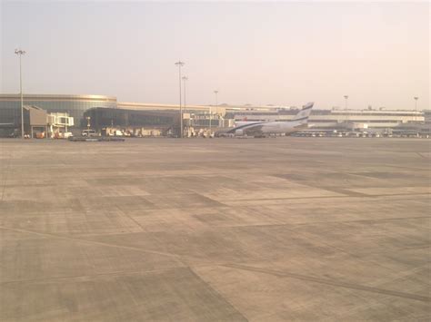 Rajeev's World: Plane Spotting at BOM