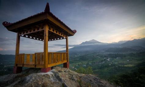 Berburu Sunrise Dan Sunset Di Gunung Gamping Tawangmangu