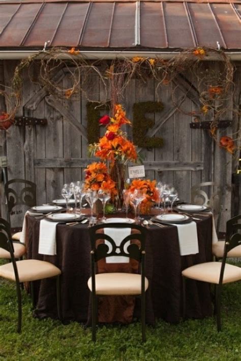 25 Inspiring Barn Wedding Exterior Decor Ideas - Weddingomania