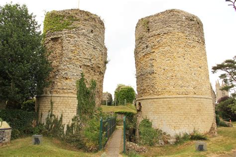 Bigod S Castle Richard Croft Cc By Sa Geograph Britain And Ireland